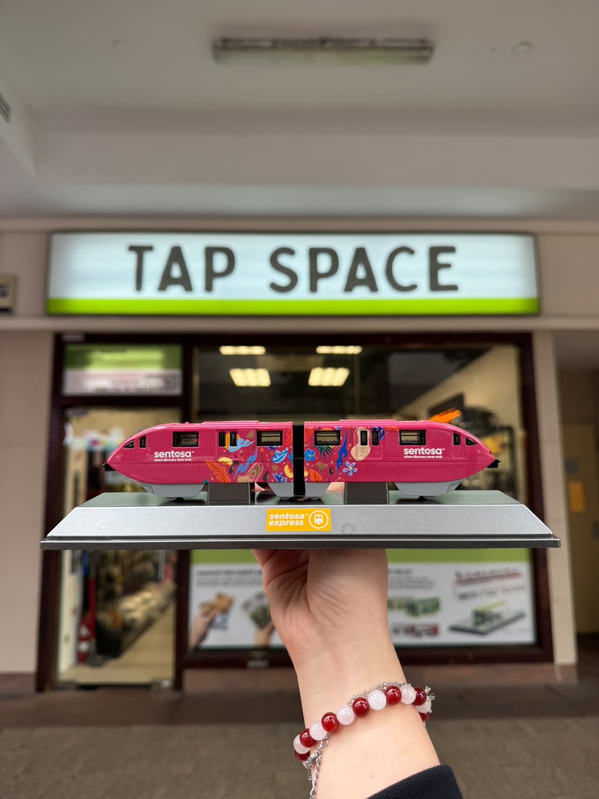 (MFLG) Sentosa Express Diecast Model