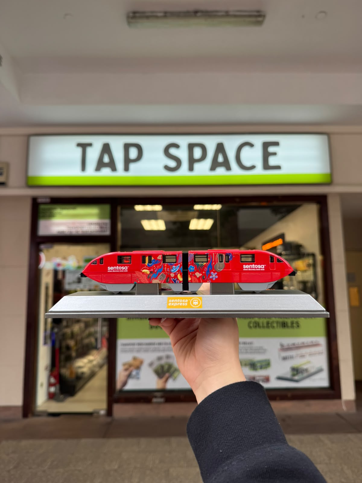 (MFLG) Sentosa Express Diecast Model